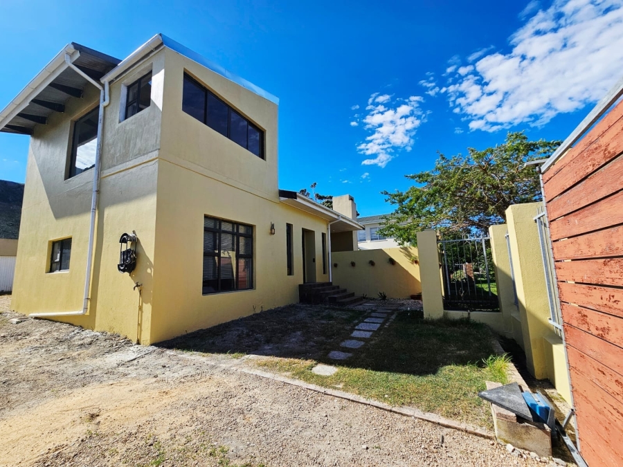 3 Bedroom Property for Sale in Palmiet Western Cape